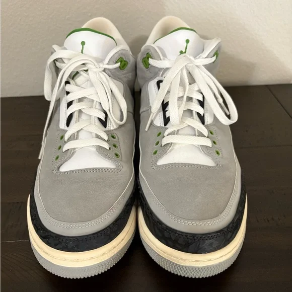 Jordan 3 Size 10 Chlorophyll - Picture 2 of 8